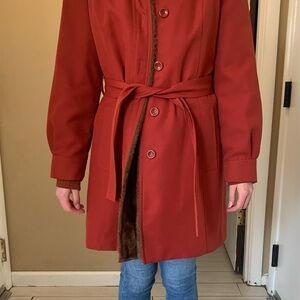 Incredible vintage ladies rustic red coat fur lined great condition. Popular!
